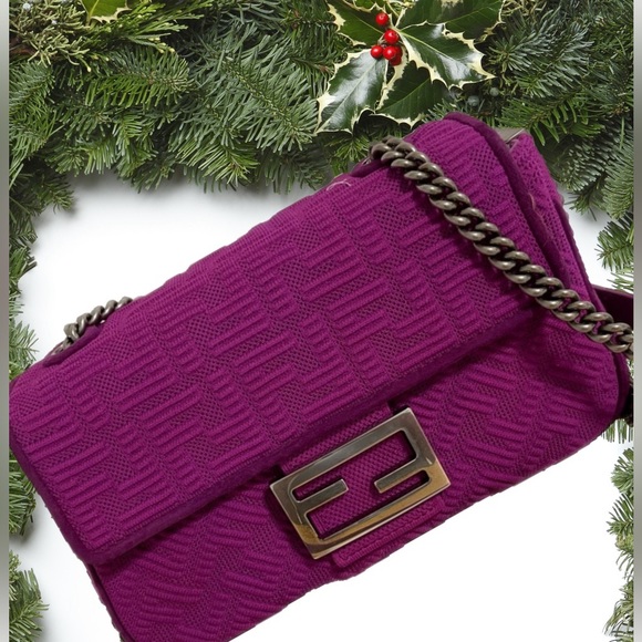 TODAY only🎄SALE FENDI baguette bag New absolutely gorgeous limited edition - Picture 3 of 17